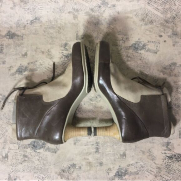 TSUBO Women's Khepri Ankle Boot - Picture 7 of 11